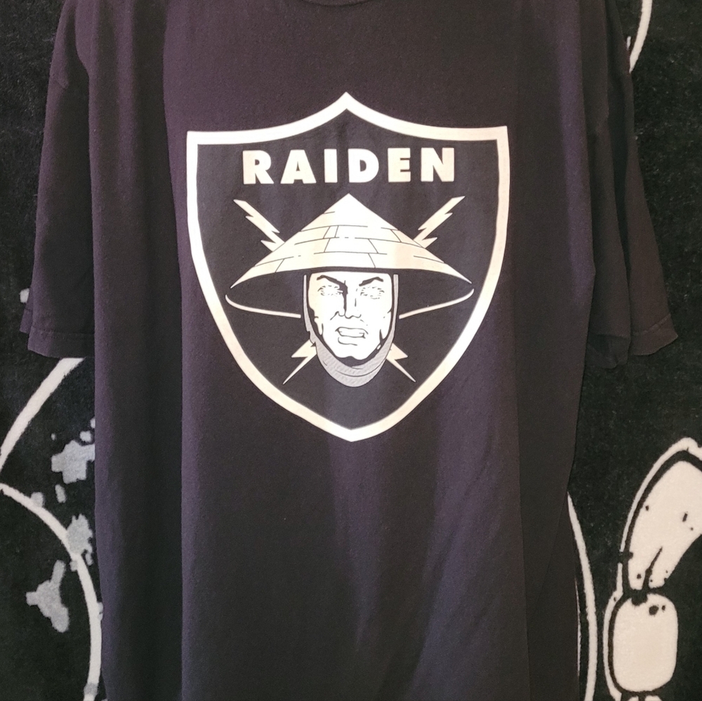 Teevillain-Las Vegas Raidens GITD-Size 3XL - Picture 2 of 4